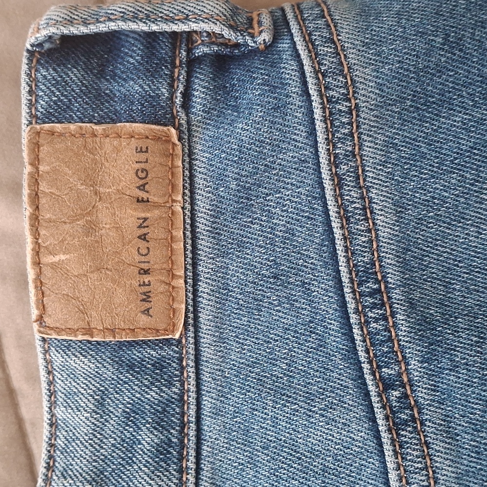 American Eagle Outfitters Highest Rise Mom Jeans - Picture 10 of 14